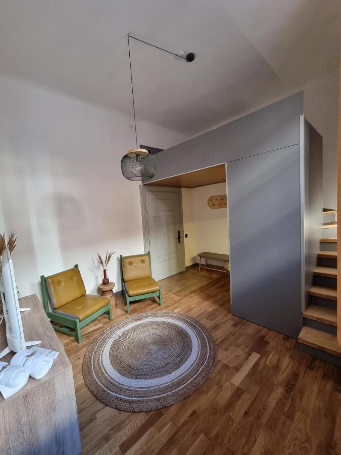 Apartment Codicei *